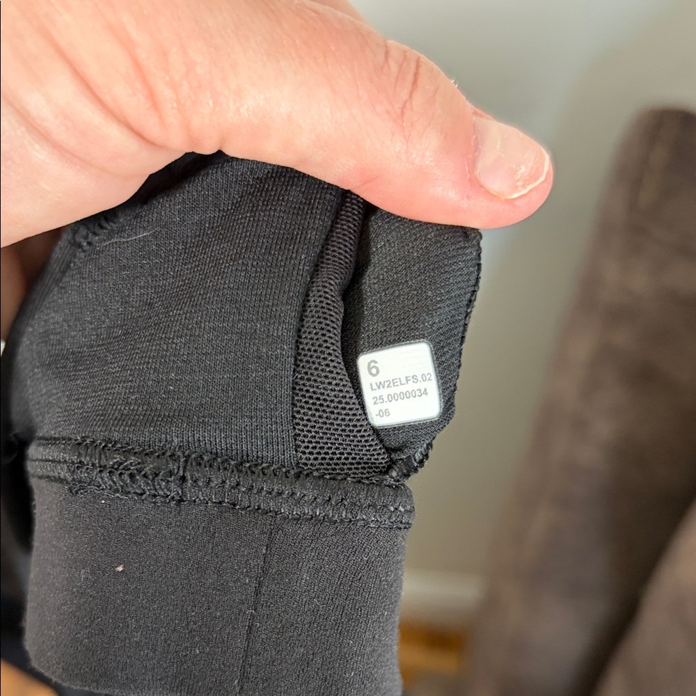 Lululemon Flow Y Bra Nulu Light Support, A–C Cups - Size 6- Black - Picture 5 of 5